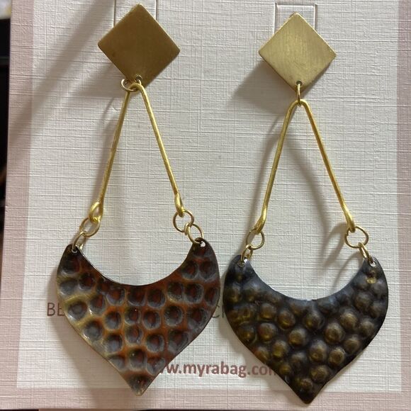 Equity earrings‎ - Picture 2 of 2